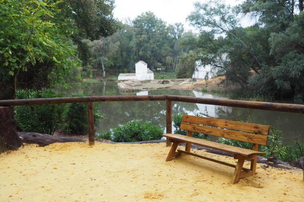 Mirador y molino en río Guadaíra
