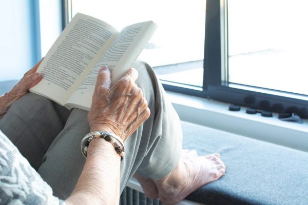 Beneficios de la lectura para mayores